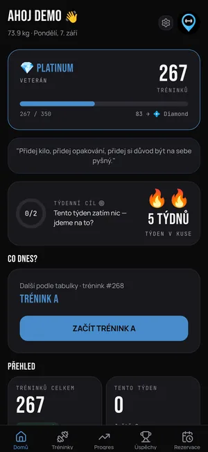 Mobilní aplikace PE studio — úvodní obrazovka s tréninkem a progresem